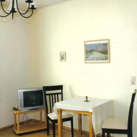 Apartment Fuer 2 Personen In Strandnaehe By Interhome